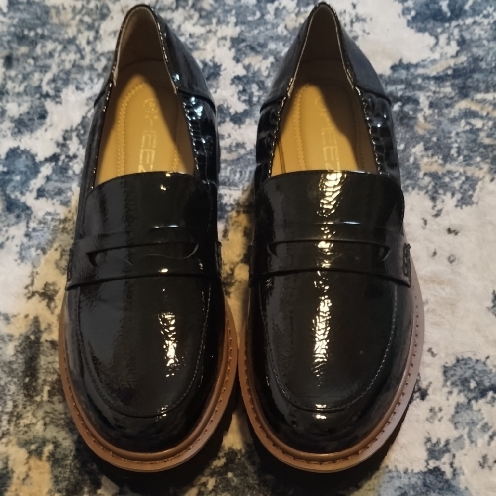 HEEZ Black Patent Leather Loafers Women